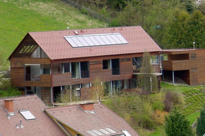 Privathaushalt mit heizungs-unterstützender Solaranlage