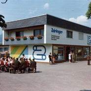 1975: Neues Gebäude in Scheifling